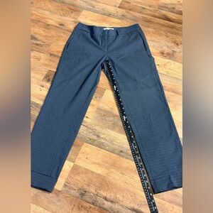 Cabi Size 4
Women’s Pants